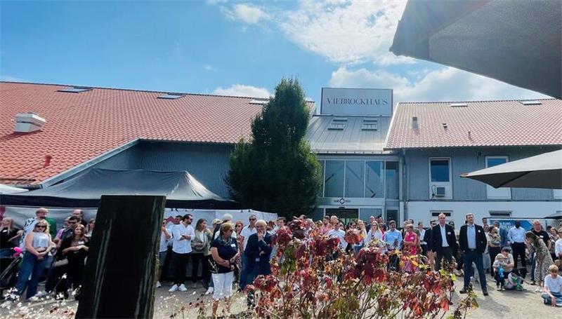 Von Harsefeld in die Republik: Die Erfolgsgeschichte von Viebrockhaus In Bad Fallingbostel wurde das Firmenjubiläum gefeiert.