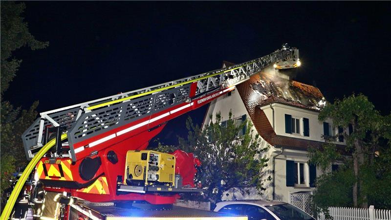 Verletzte bei Unwetter - Beruhigung zum Wochenstart In Baden-Württemberg kam es zu schwerwiegenden Bränden.