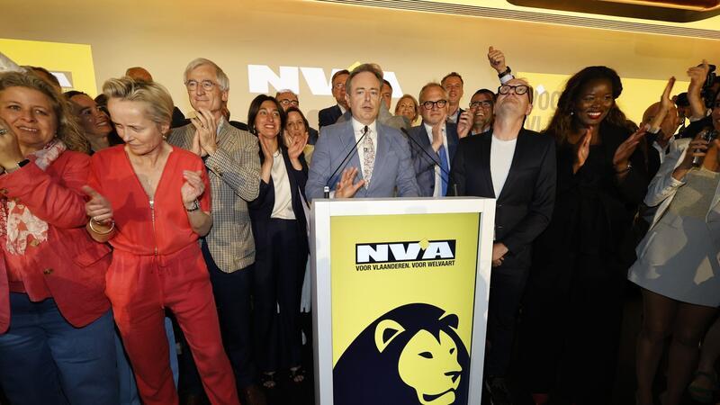 Parlamentswahl in Belgien: Nationalisten erneut vorn In Belgien fanden zeitgleich zur Europawahl Wahlen zu den regionalen, föderalen und europäischen Legislativorganen statt.