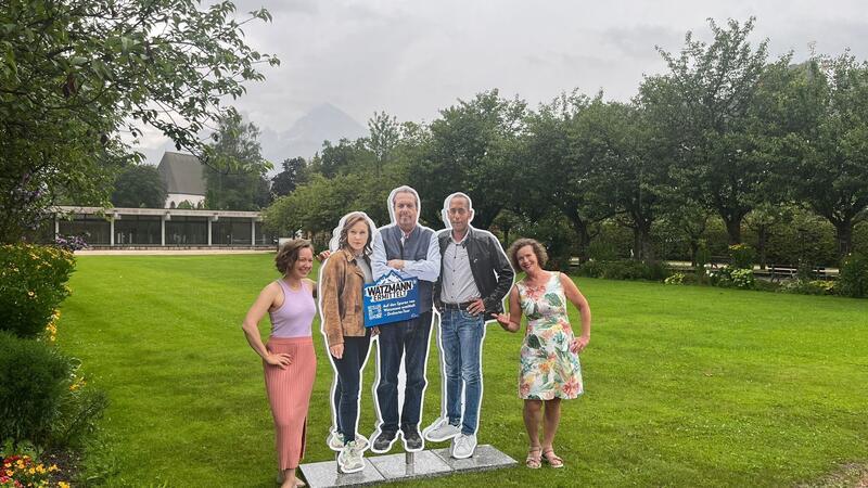 In Berchtesgaden ist jetzt ein Standbild für die Vorabendserie „Watzmann ermittelt“ zu sehen.