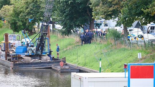 In Berlin-Neukölln ist auf dem Grund des Schifffahrtskanals eine Fliegerbombe gefunden worden.