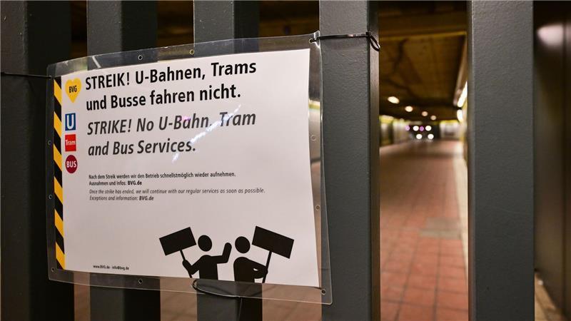 In Berlin fuhren etwa tagelang die Straßenbahnen nicht wegen eingefrorener Oberleitungen, nun folgt ein Warnstreik im Nahverkehr.
