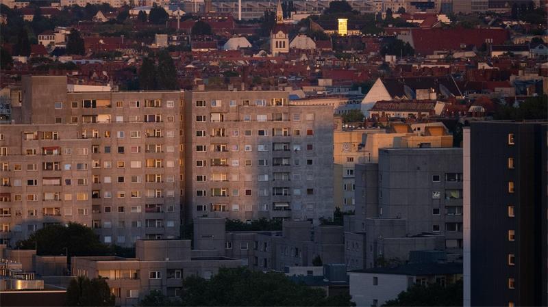 In Berlin ist die Debatte um die Vergesellschaftung großer Wohnungsbestände in vollem Gange. (Archivbild)