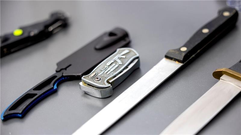 Gewalt und Messer bei Kindern und Jugendlichen In Berlin soll ein 13-jähriger Schüler einen anderen Jungen mit einem Messer lebensgefährlich verletzt haben.