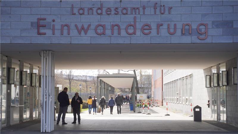 In Berlin wurden laut Mediendienst Integration im vergangenen Jahr rund 36.100 Anträge auf Einbürgerung gestellt. (Symbolbild)
