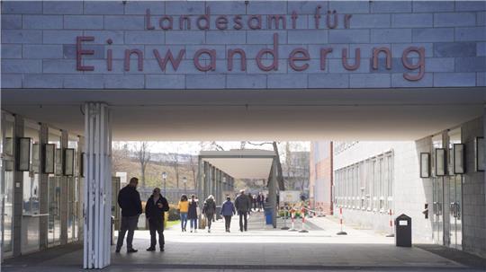 In Berlin wurden laut Mediendienst Integration im vergangenen Jahr rund 36.100 Anträge auf Einbürgerung gestellt. (Symbolbild)
