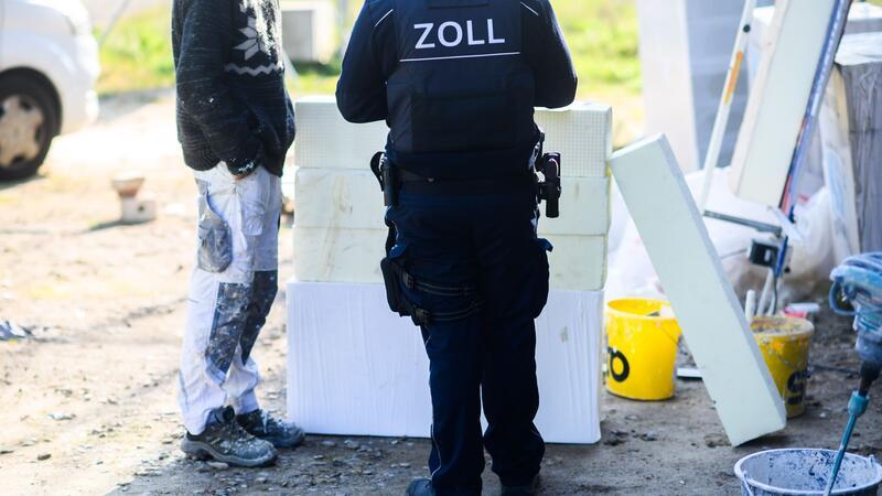Schwarzarbeit: Zoll und Polizei kontrollieren 582 Betriebe In Bremen wurden fünf Baustellen kontrolliert. (Symbolbild)