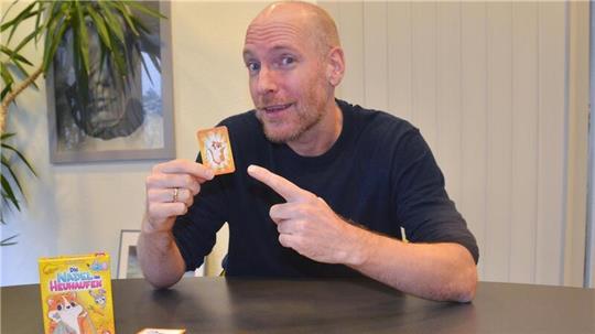 In Bremervörde aufgewachsen, lebt Thomas Sellner heute in Hamburg. Der 45-Jährige ist Spiele- und Softwareentwickler. Sein neuestes Werk ist im wahrsten Sinn des Wortes „Die Nadel im Heuhaufen“.