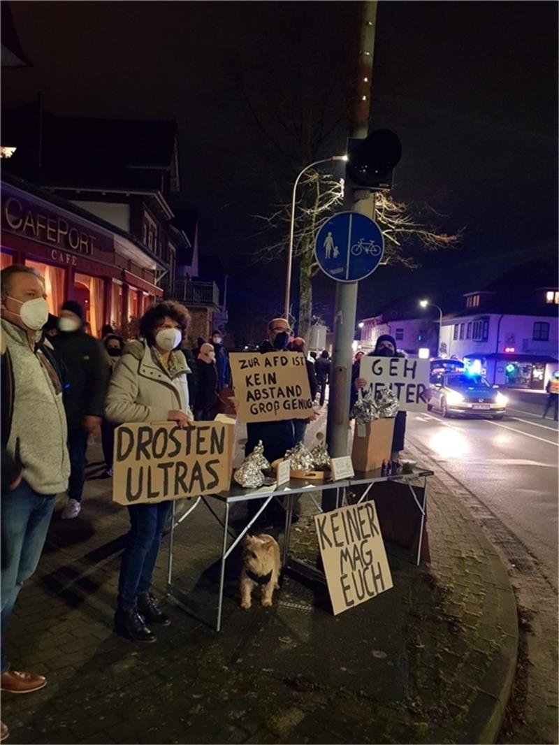 In Buxtehude gab es eine erste, größere Gegendemonstration gegen die Demonstration der Querdenkerszene. Foto: privat