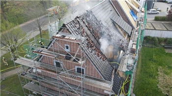 In Buxtehude ist am Freitag ein Mehrfamilienhaus in Brand geraten.