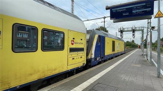 In Buxtehude wäre dann Stillstand: Die Bahngewerkschaft EVG droht mit bundesweiten Streiks im Regionalverkehr ab Januar 2027.