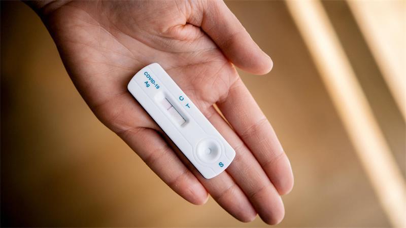 In Corona-Zeiten haben sich viele fleißig selbst getestet. Antigen-Schnelltests können auch jetzt noch unter bestimmten Umständen eine gute Idee sein.