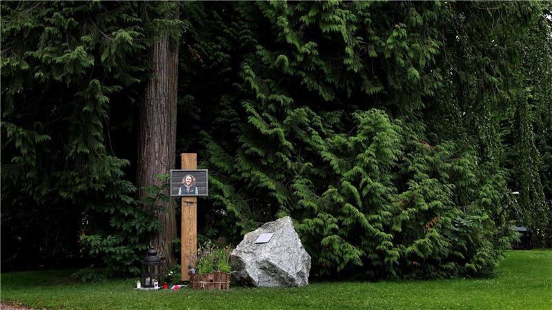 In Dahlmeiers Heimatort Garmisch-Partenkirchen gibt es eine kleine Gedenkstätte im Kurpark. (Archivbild)