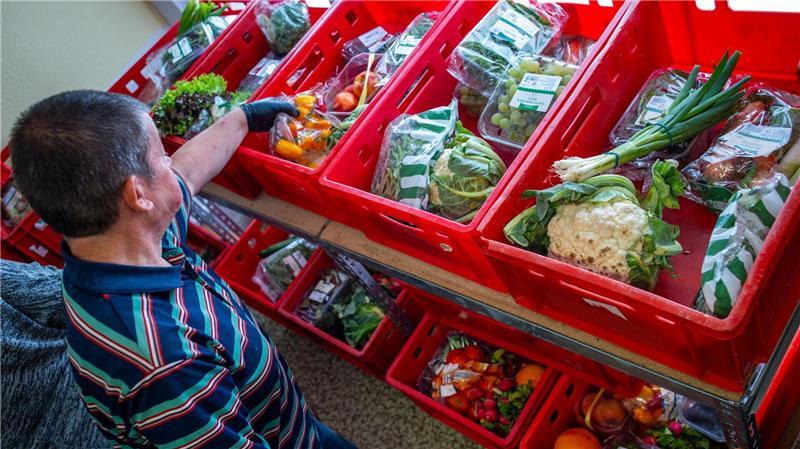 Aufnahmestopp bei einem Viertel der Tafeln In Deutschland gibt es 975 Tafeln für die sich rund 75.000 Menschen ehrenamtlich engagieren. (Archivbild)