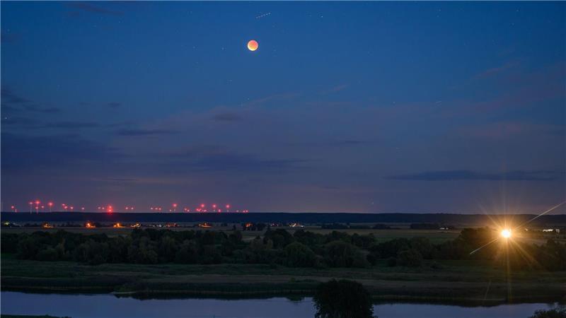 Rötliche Scheibe: Totale Mondfinsternis über Deutschland In Deutschland gibt es die nächste Chance am 31. Dezember 2028.