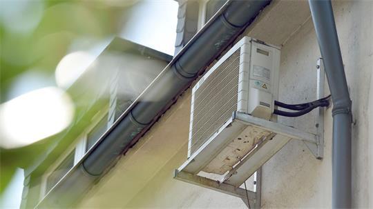 In Deutschland haben rund 17 Prozent der Menschen eine Klimaanlage zu Hause. (Archivbild)
