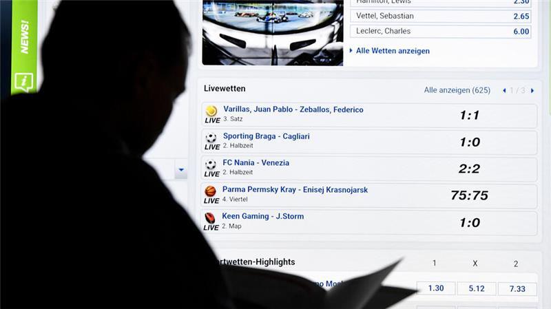 In Deutschland nahm die Zahl der Betroffenen von Glücksspielsucht zuletzt deutlich zu. Vor allem im Internet sind die Angebote verlockend.