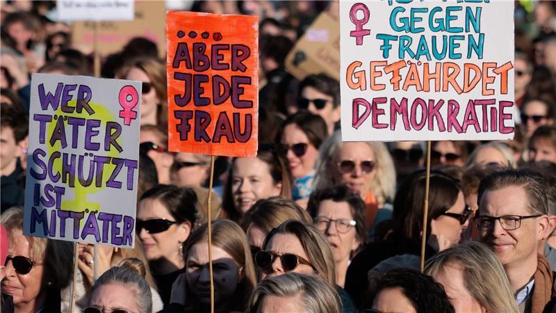 In Deutschland wächst das Bewusstsein für das Thema Gewalt gegen Frauen.