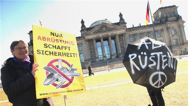 Friedensforscher warnen vor neuem nuklearen Wettrüsten In Deutschland wird immer wieder gegen Atomwaffen demonstriert. (Archivbild)