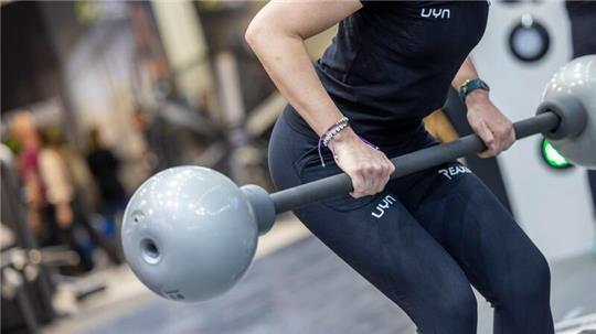 In Deutschlands Fitness-Studios haben so viele Menschen wie noch nie einen Vertrag. (Archivbild)