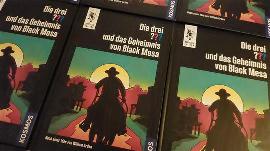 In „Die drei ??? und das Geheimnis von Black Mesa“ entdecken Justus, Peter und Bob eine verlassene Geisterstadt.