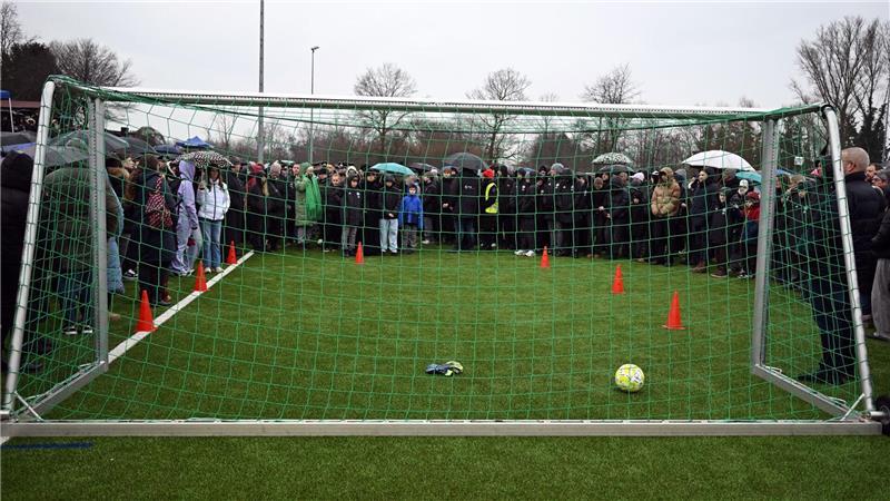 In Dormagen nehmen die Menschen Abschied von Yosef.