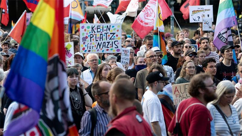 Tausende protestieren gegen die AfD In Essen protestierten mehr als 1.000 Menschen gegen die AfD.