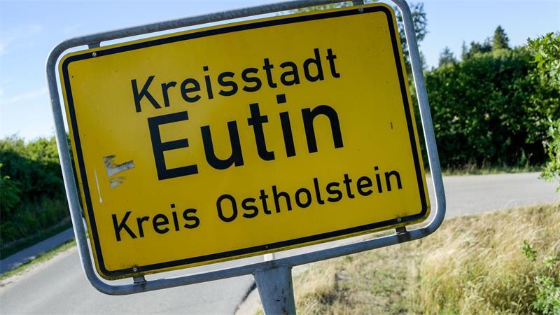 In Eutin haben Passanten mehrere aufgesprühte Hakenkreuze entdeckt. (Symbolbild)