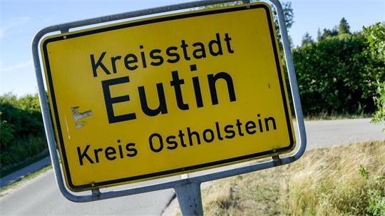 In Eutin haben Passanten mehrere aufgesprühte Hakenkreuze entdeckt. (Symbolbild)