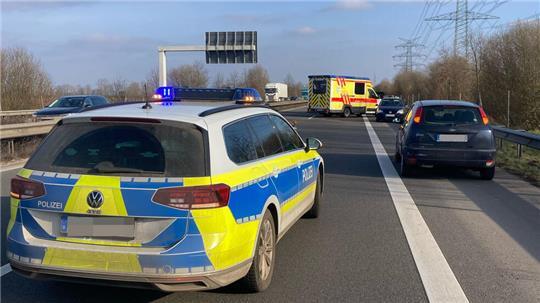 In Fahrtrichtung Hamburg ist die A26 aktuell gesperrt.