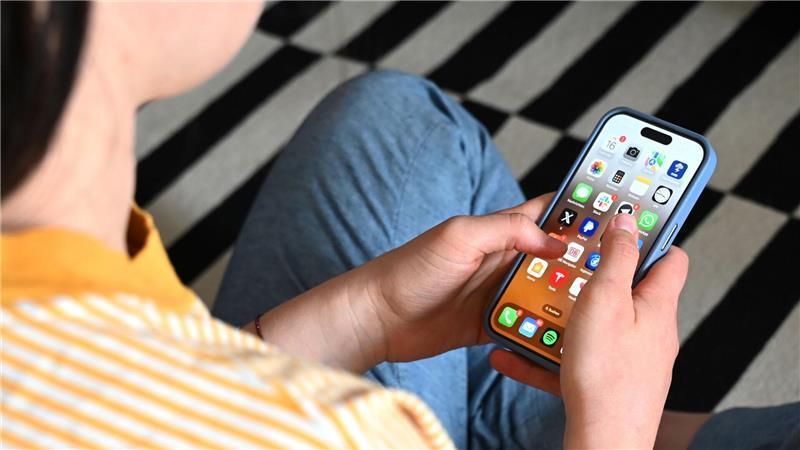 In Frankreich wird ein Social-Media-Verbot für Jüngere vorangetrieben. (Symbolbild)