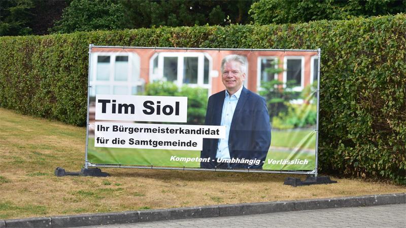 Siol und Kleinschmidt im Kneipengespräch: Um diese Themen geht es In Fredenbeck sind sich alle Parteien einig: Tim Siol ist ihr Gesicht für das Fredenbecker Rathaus.