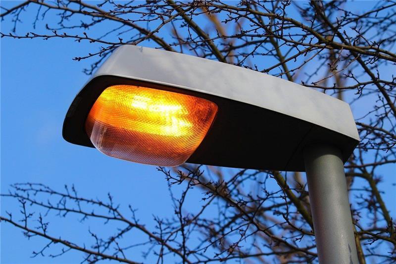 In Fredenbeck soll die Straßenbeleuchtung erneuert werden (Symbolbild). Foto: Pixabay/Manfred Richter