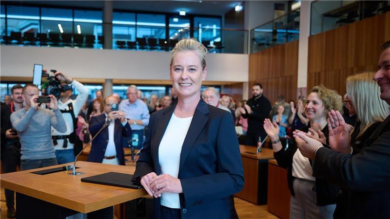 In Gelsenkirchen siegte die SPD-Politikerin Andrea Henze über den AfD-Herausforderer.