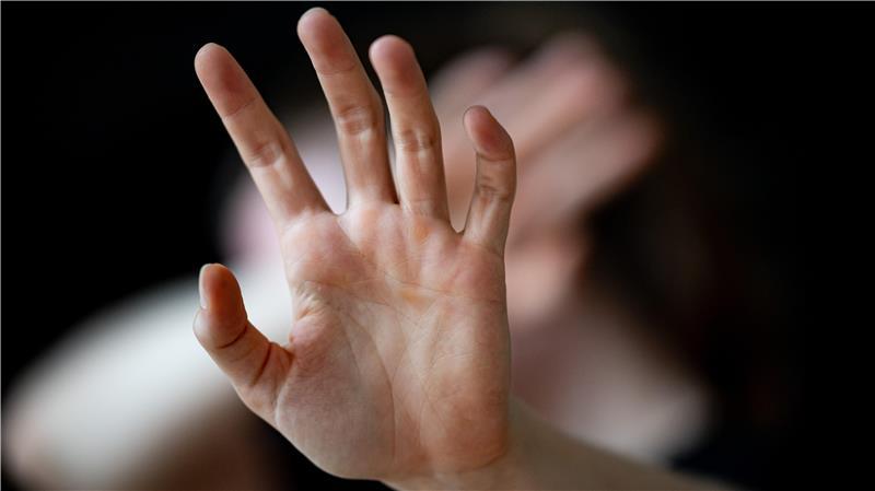 In Hamburg-Harburg wurde eine 85-Jährige von Unbekannten verletzt (Symbolbild).

