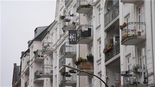 In Hamburg haben Wohnungskäufer vergangenes Jahr durchschnittlich weniger Geld als 2023 gezahlt. (Illustration)