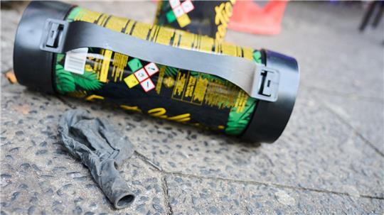 In Hamburg ist der Verkauf von Lachgas an junge Menschen schon länger verboten. Dass es nun bundesweit gilt, findet die Hamburger Stadtreinigung klasse. (Symbolbild)