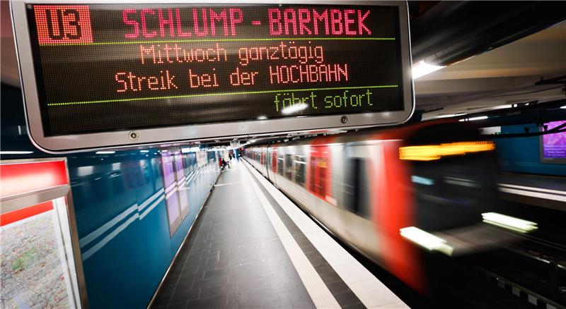 Warnstreik bei Hamburger U-Bahn und Hochbahn-Bussen beendet In Hamburg sollen am Mittwoch 24 Stunden lang keine U-Bahnen fahren. Foto: dpa