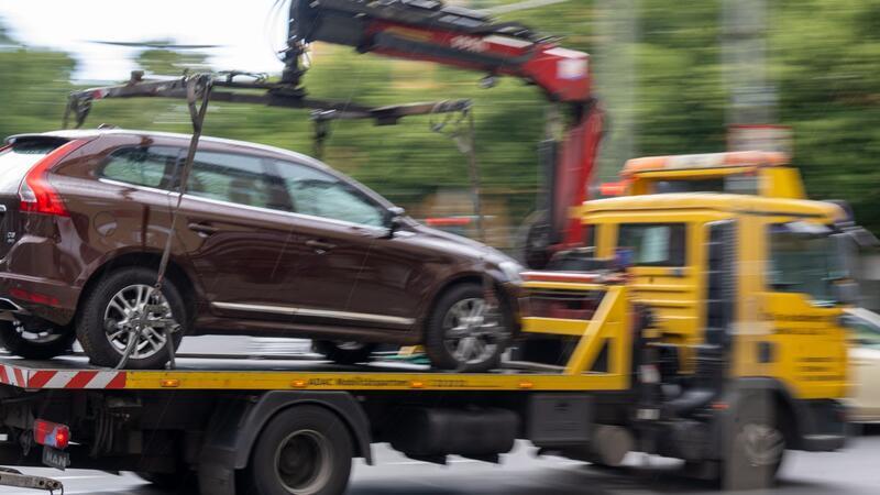 Zahl der abgeschleppten Autos in Hamburg gestiegen In Hamburg wurden in diesem Jahr mehr falsch geparkte Fahrzeuge abgeschleppt als im Vorjahr. (Symbolfoto)