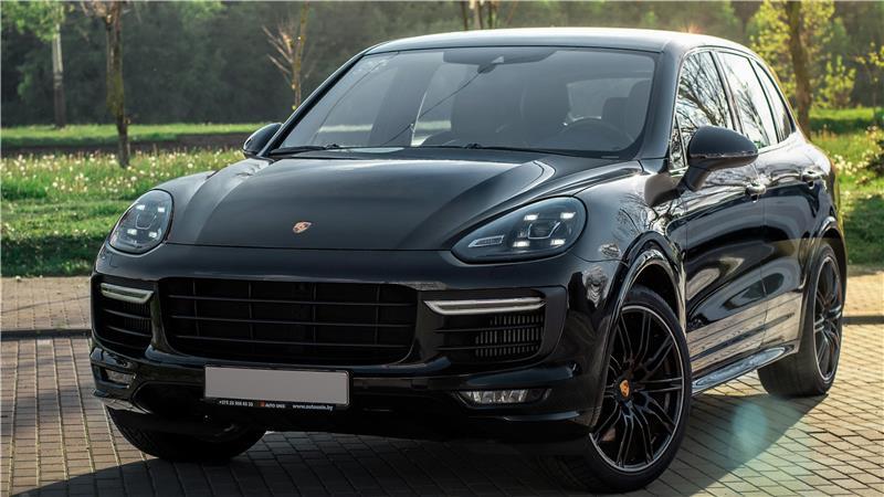 SUV entwendet: Autodiebe stehlen Porsche Cayenne und Audi RS Q8 In Hanstedt haben Autodiebe einen Porsche Cayenne gestohlen (Symbolbild).