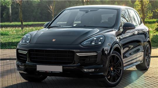 In Hanstedt haben Autodiebe einen Porsche Cayenne gestohlen (Symbolbild).