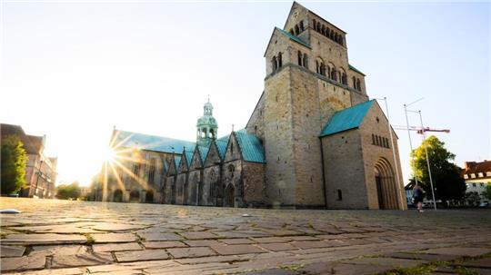 In Hildesheim muss sich das Landgericht um die Schmerzensgeldforderung eines Missbrauchsopfers gegen das katholische Bistum kümmern. (Archivbild)