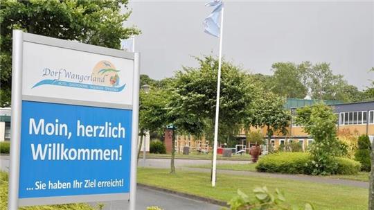In Hohenkirchen finden Geflüchtete im „Dorf Wangerland“ vorübergehend eine sichere Unterkunft, bevor sie von dort aus auf niedersächsische Kommunen weiterverteilt werden.