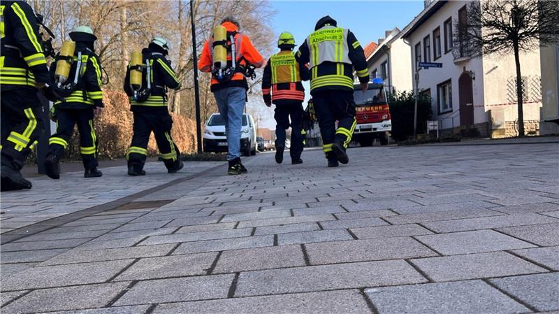 In Horn-Bad Meinberg strömte natürliches Kohlendioxid aus dem Boden. Zwei Menschen wurden bewusstlos, konnten aber gerettet werden.