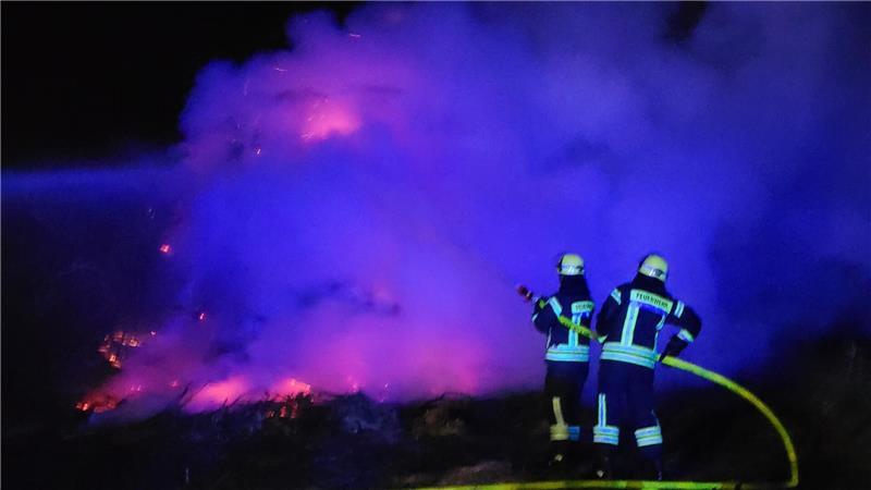 In Hüll wurde das Osterfeuer verbotenerweise frühzeitig entzündet.