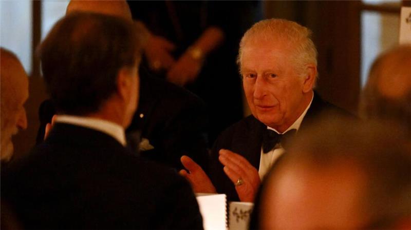 Charles diniert mit Beckhams, Mirren und Versace In Italien ist Charles als „Re Carlo“ bekannt.