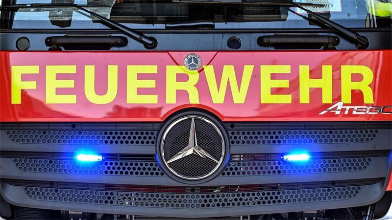 In Kiel und Umgebung eilten die Feuerwehren in der Nacht zu mehreren Bränden. (Symbolbild)