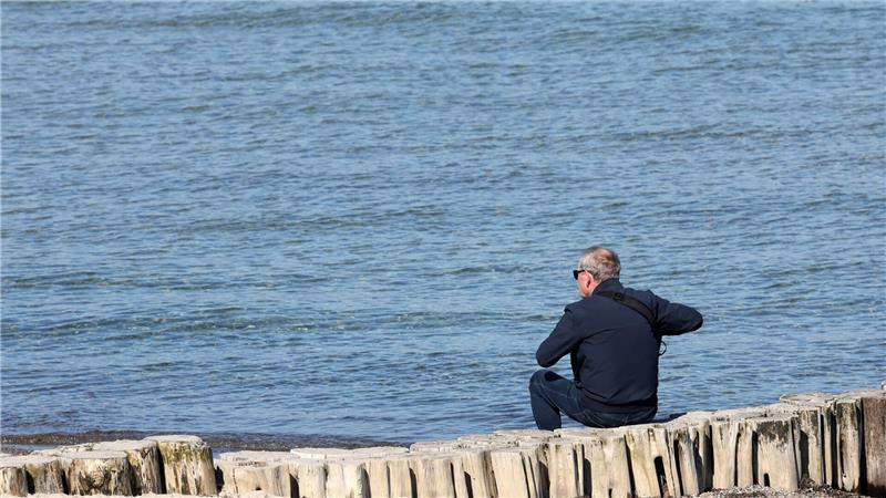 Frühling kommt mit Sonne, Wärme und Schauern im Norden an In Kühlungsborn an der Ostsee lädt das Wetter zum kalendarischen Frühlingsbeginn zum Verweilen ein.