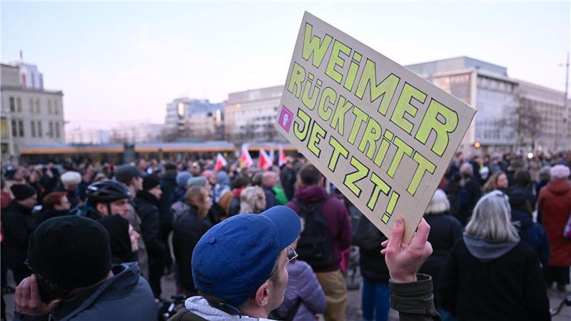 In Leipzig forderten Demonstranten Weimers Rücktritt. 