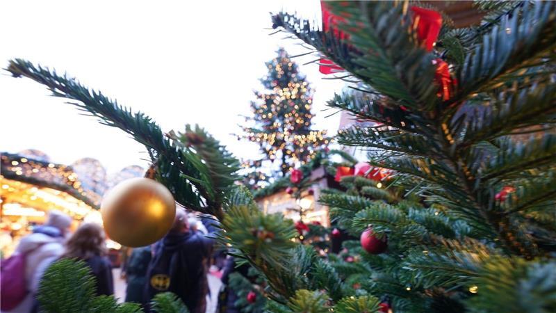 In Lübeck hat der Weihnachtsmarkt geöffnet. (Archivbild) 
